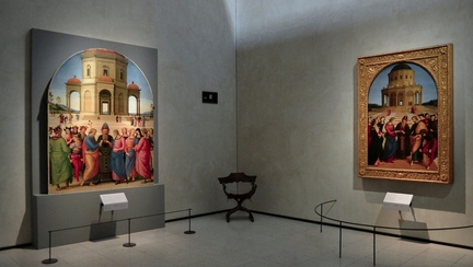 A gauche : Le Mariage de la Vierge (Pérugin, 1504, à droite : Le Mariage de la Vierge (Raphaël, 1504)