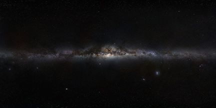 Panorama de la Voie lactée, le centre de la galaxie est visible au milieu de la photo.
