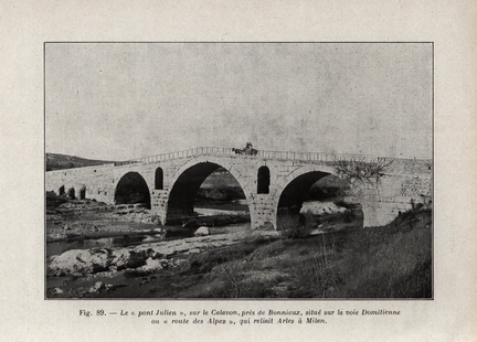 Commune de Bonnieux : Pont Julien avant 1940