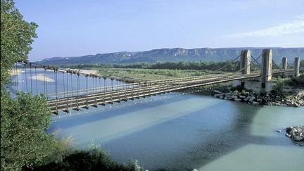 Pont de Mallemort sur la Durance - Communes de Mallemort (PA00081320) et de Mérindol (PA00082078)