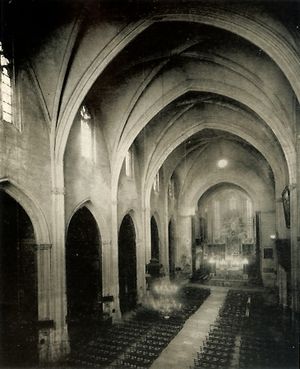 Vaisseau central de la cathédrale Saint-Siffrein à Carpentras - Vaucluse (Meyer phot.)