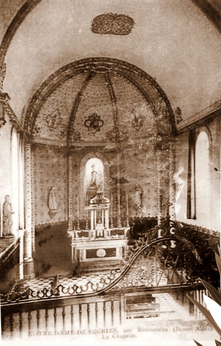 Carte postale de la chapelle du monastère de Notre-Dame de Ségriès