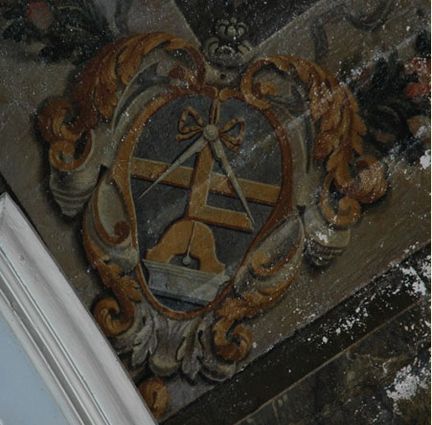 Blason de la confrérie des maçons et des tailleurs de pierre - Chapelle du Crucifix - collégiale Notre-Dame des Anges à l'Isle-sur-la-Sorgue - Vaucluse