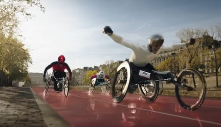 Spot publitaire spectaculaire du Chronomtreur Officiel OMEGA qui met en avant certaines discipline des JO et Jeux Paralympiques Paris 2024 dans des lieux emblmatiques de la ville