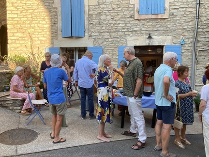 2026.08 Exposition de Christine BOZZA, Photographe � GOULT - Du monde autour du vernissage de Christine Bozza Chez Mechtild le 13.8.2026 � Mechtild R�ssler
