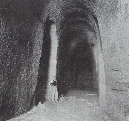 L'Illustration - 12 septembre 1942 - Galerie de mine en plein massif - Ocrerie Mathieu à Roussillon 84220